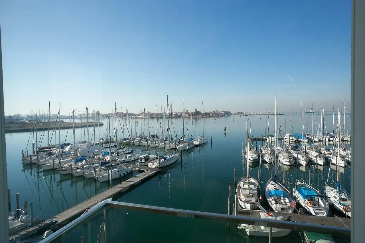 Mosella Suite Hotel Sottomarina